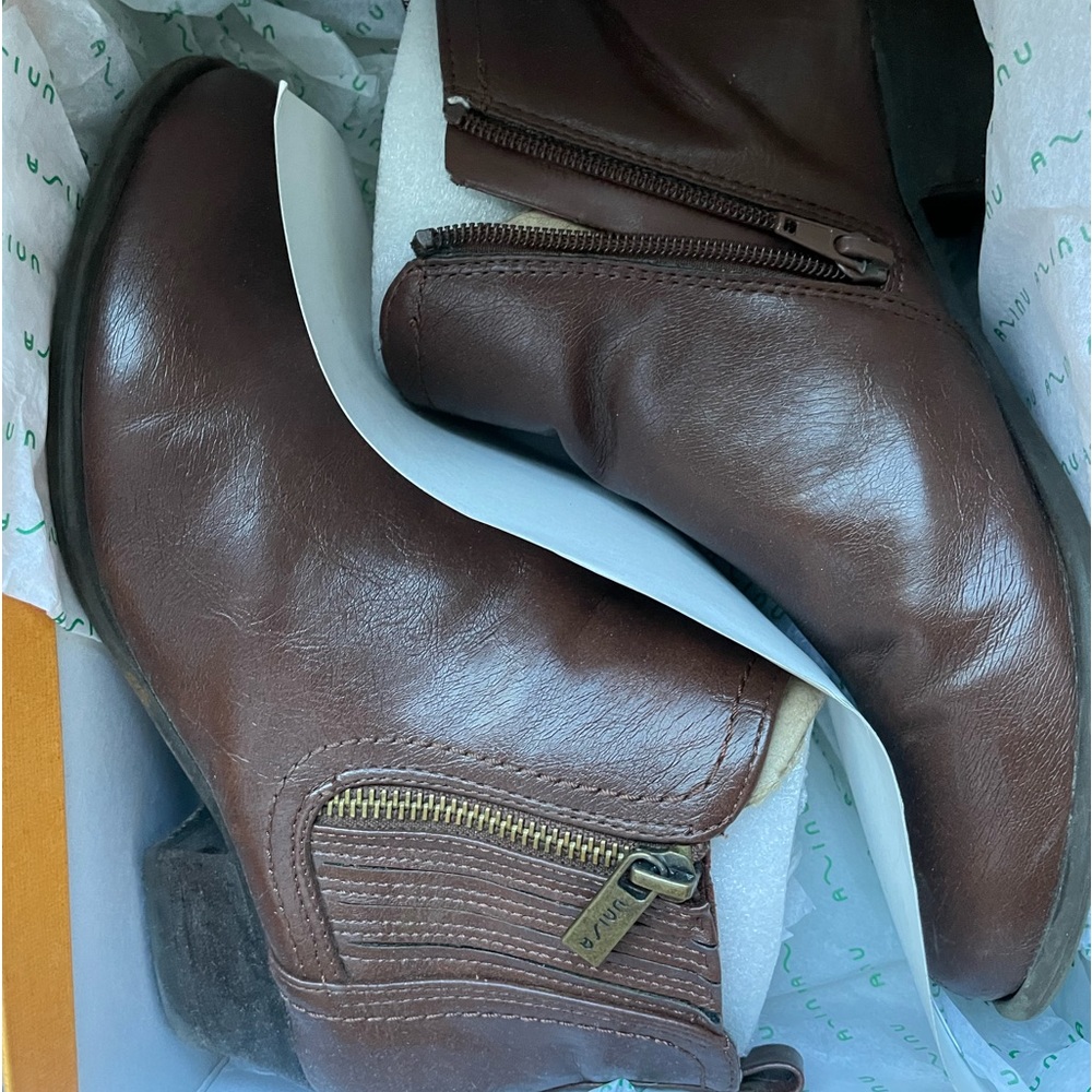 Unisa Brown Booties